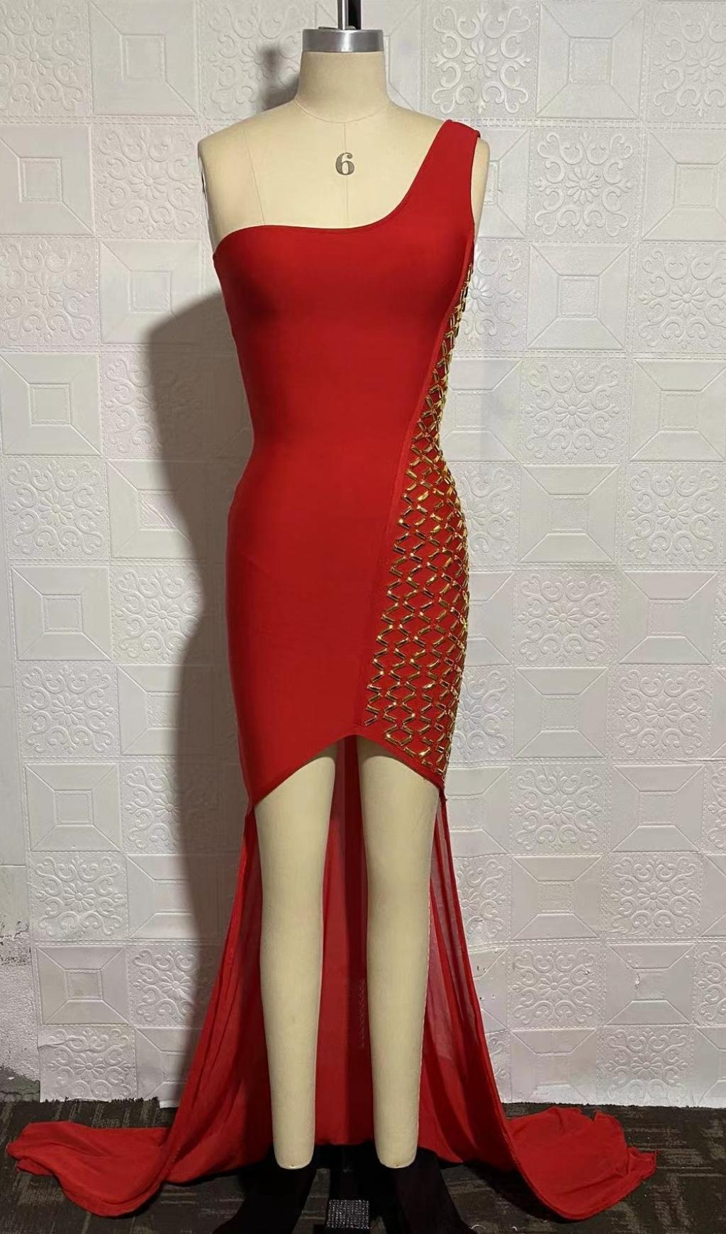 ONE SHOULDER MAXI DRESS IN RED